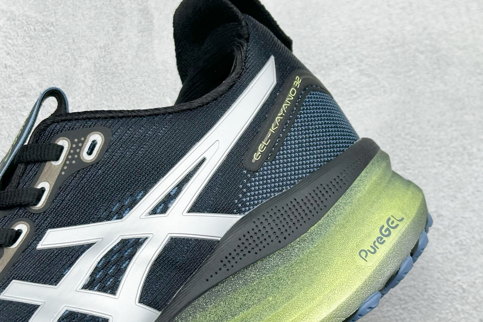 180 Asics Gel-Kayano 32代 亚瑟士运动休闲透气专业跑鞋 1011C130-001