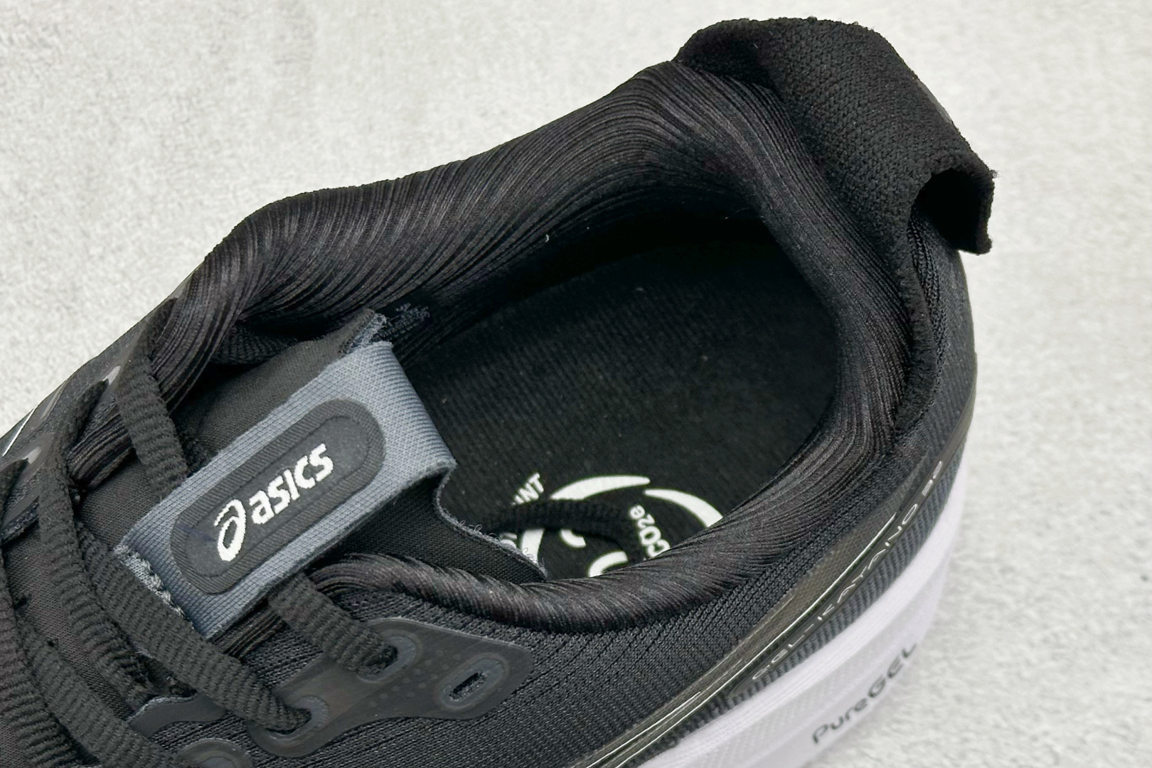 180 Asics Gel-Kayano 32代 亚瑟士运动休闲透气专业跑鞋 1011C052-002