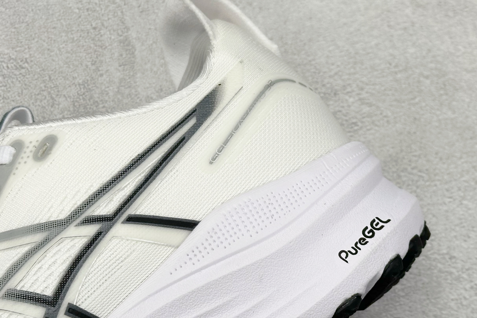 180 Asics Gel-Kayano 32代 亚瑟士运动休闲透气专业跑鞋 1011C052-100