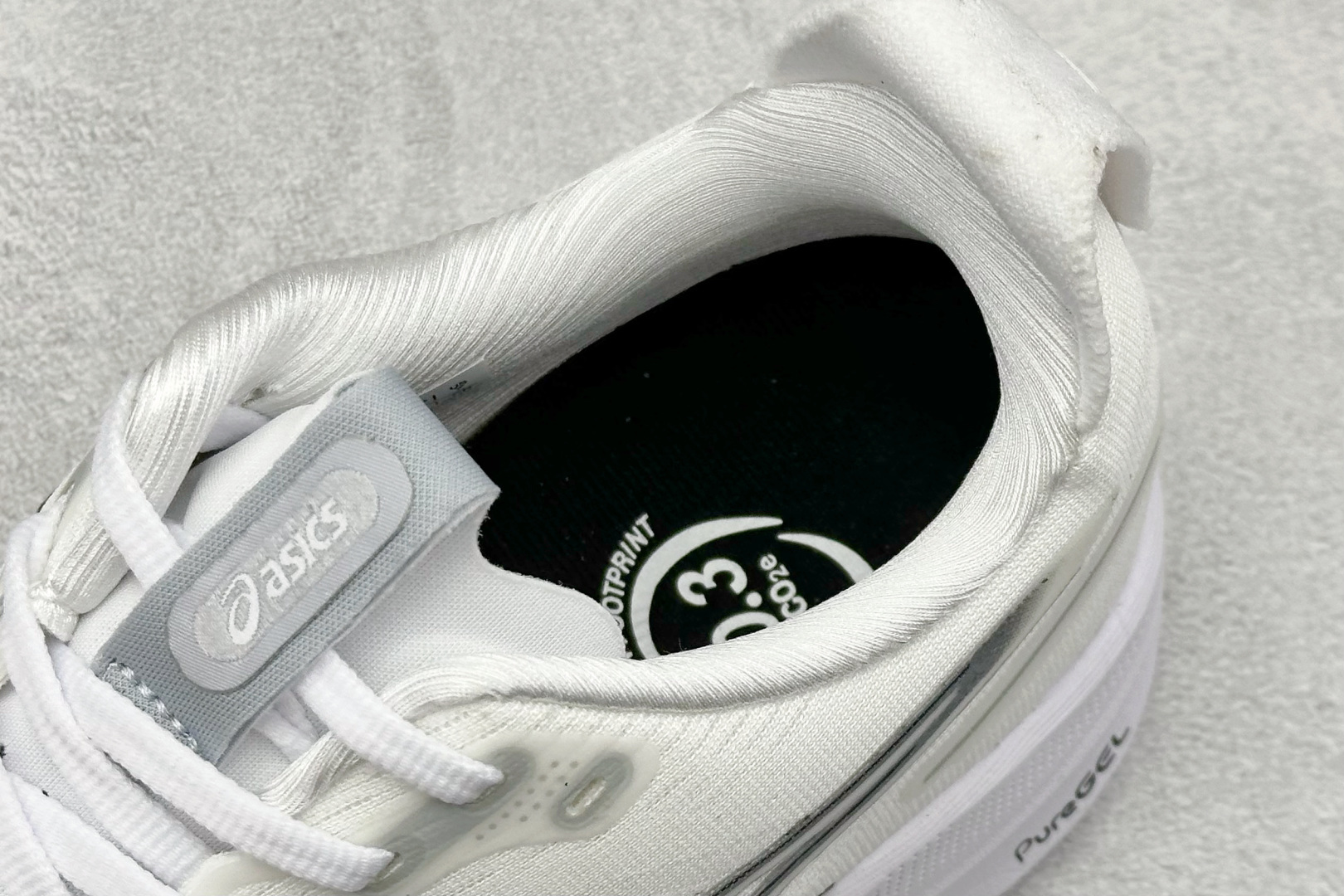 180 Asics Gel-Kayano 32代 亚瑟士运动休闲透气专业跑鞋 1011C052-100