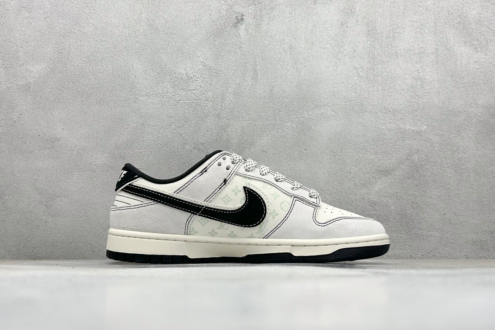 XC版Nike SB Dunk Low“LV联名——黑白双勾” 周年高端定制 低帮休闲板鞋 CX5050-Y21