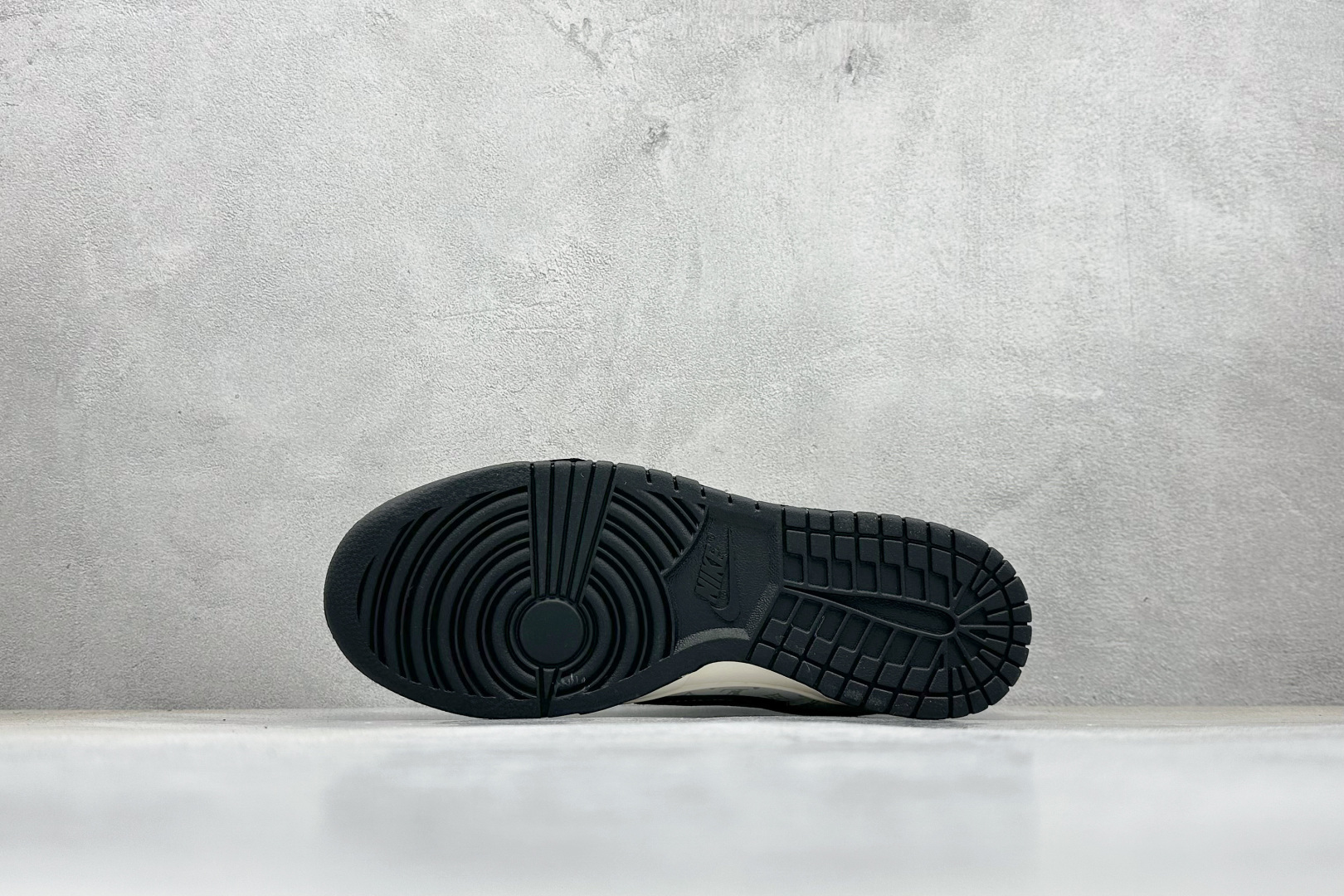 XC版Nike SB Dunk Low“LV联名——黑白双勾” 周年高端定制 低帮休闲板鞋 CX5050-Y21