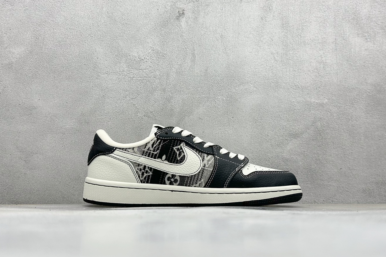 SC版Travis Scott x Fragment Design x Air Jordan 1 Low SP AJ1 乔1 LV联名 黑白牛仔 低帮文化休闲板鞋 SC0601-052 SC版Travis Scott x Fragment Design x Air Jordan 1 Low SP AJ1 乔1 LV联名 黑白牛仔 低帮文化休闲板鞋 SC0601-052