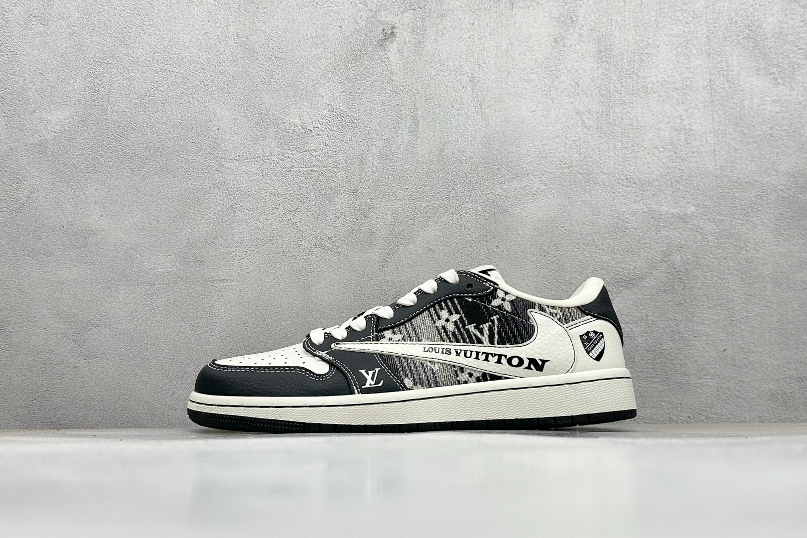 SC版Travis Scott x Fragment Design x Air Jordan 1 Low SP AJ1 乔1 LV联名 黑白牛仔 低帮文化休闲板鞋 SC0601-052 SC版Travis Scott x Fragment Design x Air Jordan 1 Low SP AJ1 乔1 LV联名 黑白牛仔 低帮文化休闲板鞋 SC0601-052