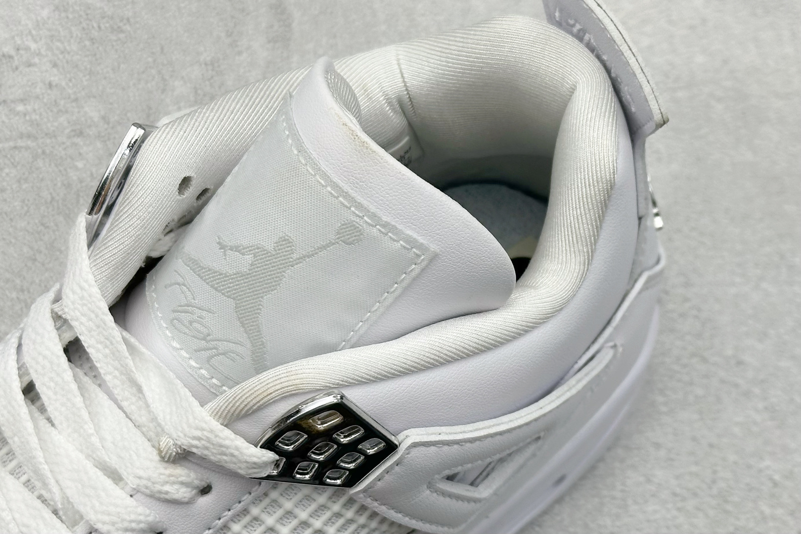 新F版Air Jordan AJ4 Retro 白猫 中帮篮球鞋 308497-100