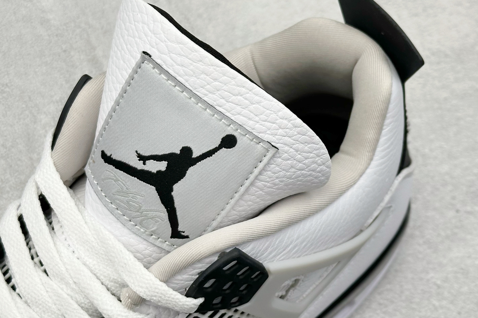 新F版Air Jordan AJ4 Retro 灰黑 中帮篮球鞋 DH6927-111