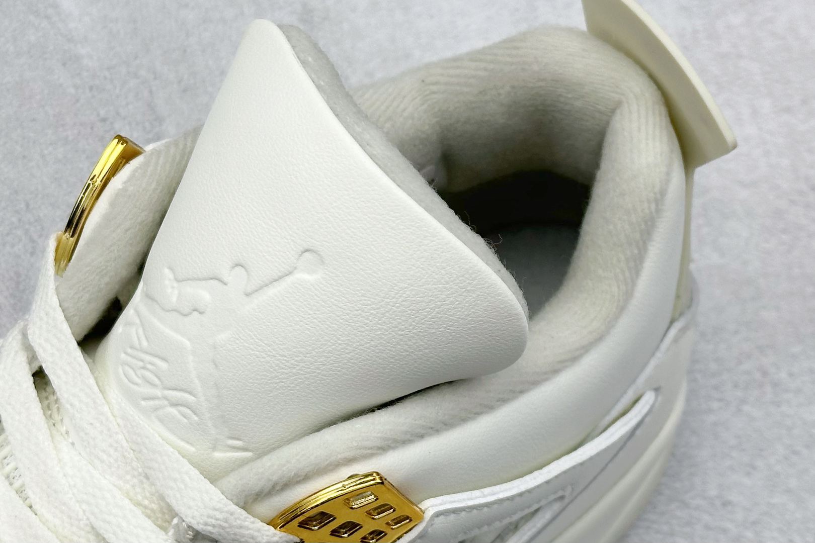 新F版Air Jordan AJ4 Retro 白金 中帮篮球鞋 AQ9129-170 新F版Air Jordan AJ4 Retro 白金 中帮篮球鞋 AQ9129-170