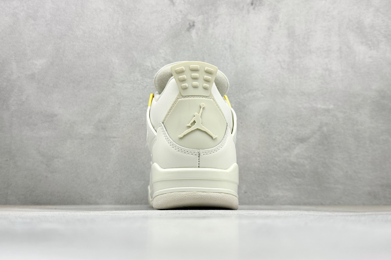 新F版Air Jordan AJ4 Retro 白金 中帮篮球鞋 AQ9129-170 新F版Air Jordan AJ4 Retro 白金 中帮篮球鞋 AQ9129-170