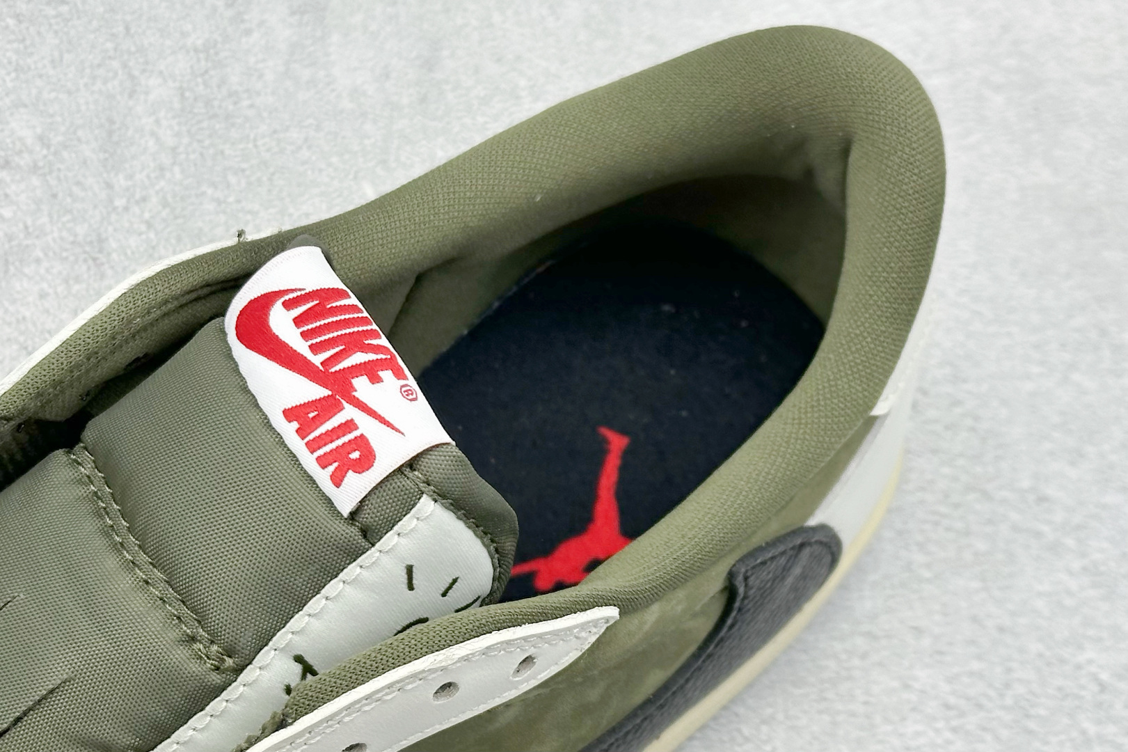 新F版Fragment x TS x Air Jordan 1 Low 三方联名低帮倒勾板鞋 DM7866-200 新F版Fragment x TS x Air Jordan 1 Low 三方联名低帮倒勾板鞋 DM7866-200