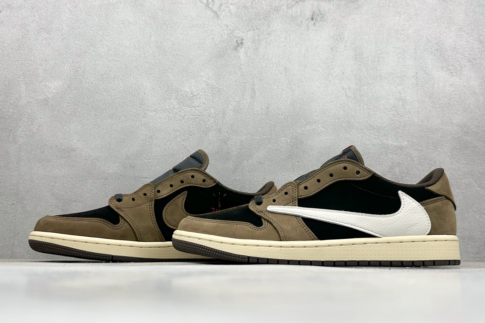 新F版Fragment x TS x Air Jordan 1 Low 三方联名低帮倒勾板鞋黑棕 CQ4277-001