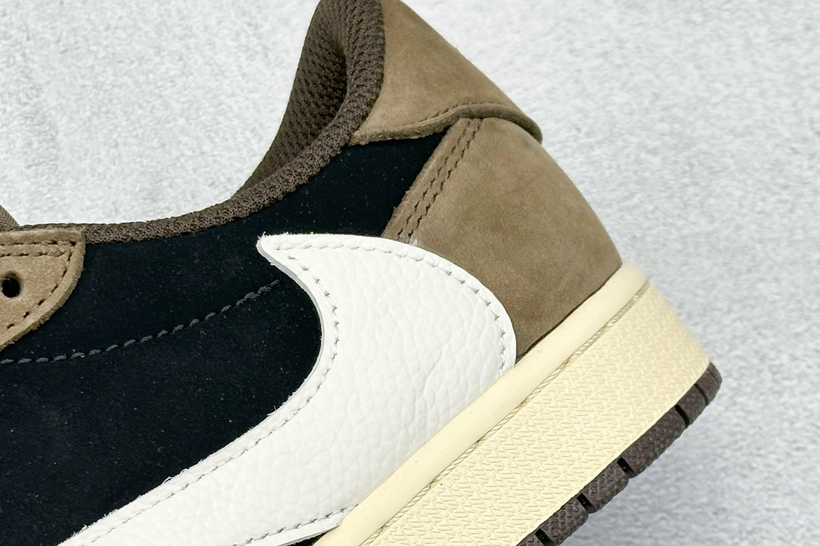 新F版Fragment x TS x Air Jordan 1 Low 三方联名低帮倒勾板鞋黑棕 CQ4277-001