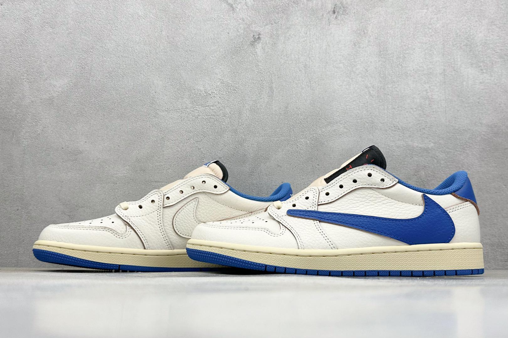 新F版Fragment x TS x Air Jordan 1 Low 三方联名低帮倒勾板鞋白蓝 DM7866-104