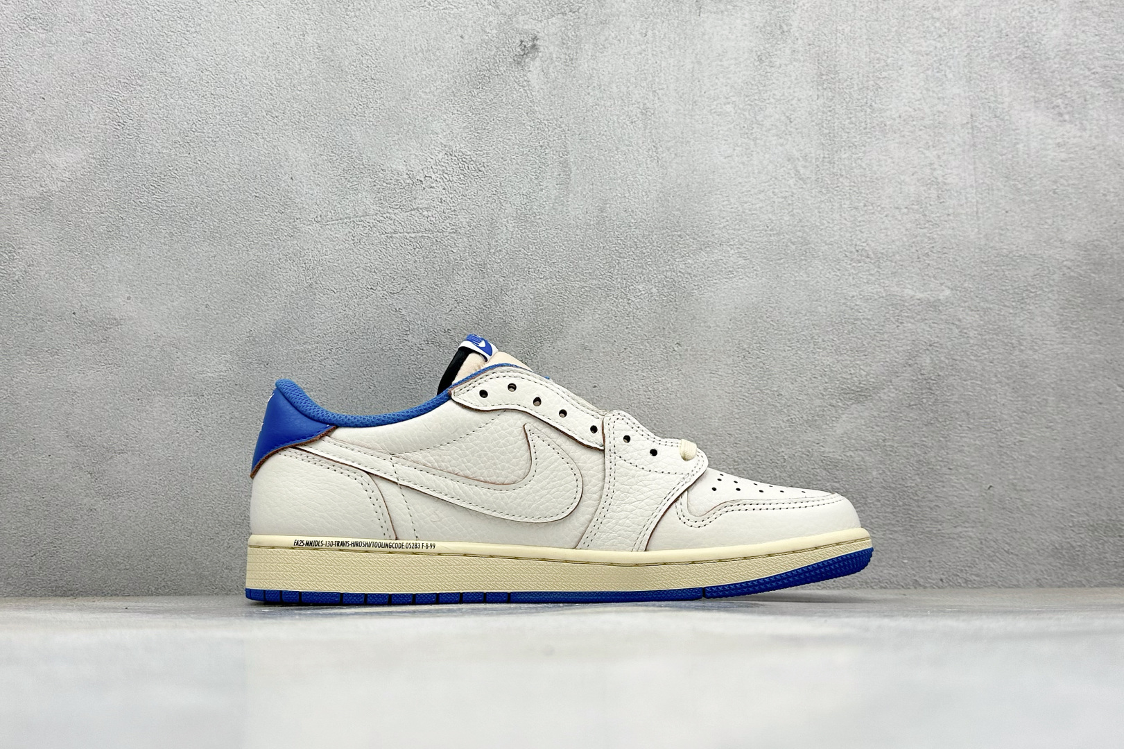 新F版Fragment x TS x Air Jordan 1 Low 三方联名低帮倒勾板鞋白蓝 DM7866-104