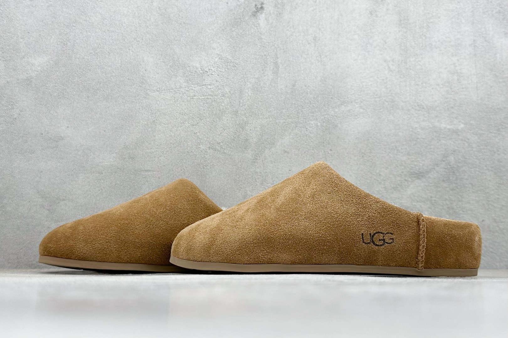 240 顶级版本25新款UGGEleaSlip-On轻薄一脚蹬居家办公室空调房室内易搭配超时髦大长腿福利款 1171390-Chinese UA Cheap High Quatity Brand Clothes Bags handbags Sneakers wholesale wholesaler seller from China Factory suppliers Fashion Clothing Shoes best Quality Beautiful Price 240 顶级版本25新款UGGEleaSlip-On轻薄一脚蹬居家办公室空调房室内易搭配超时髦大长腿福利款 1171390