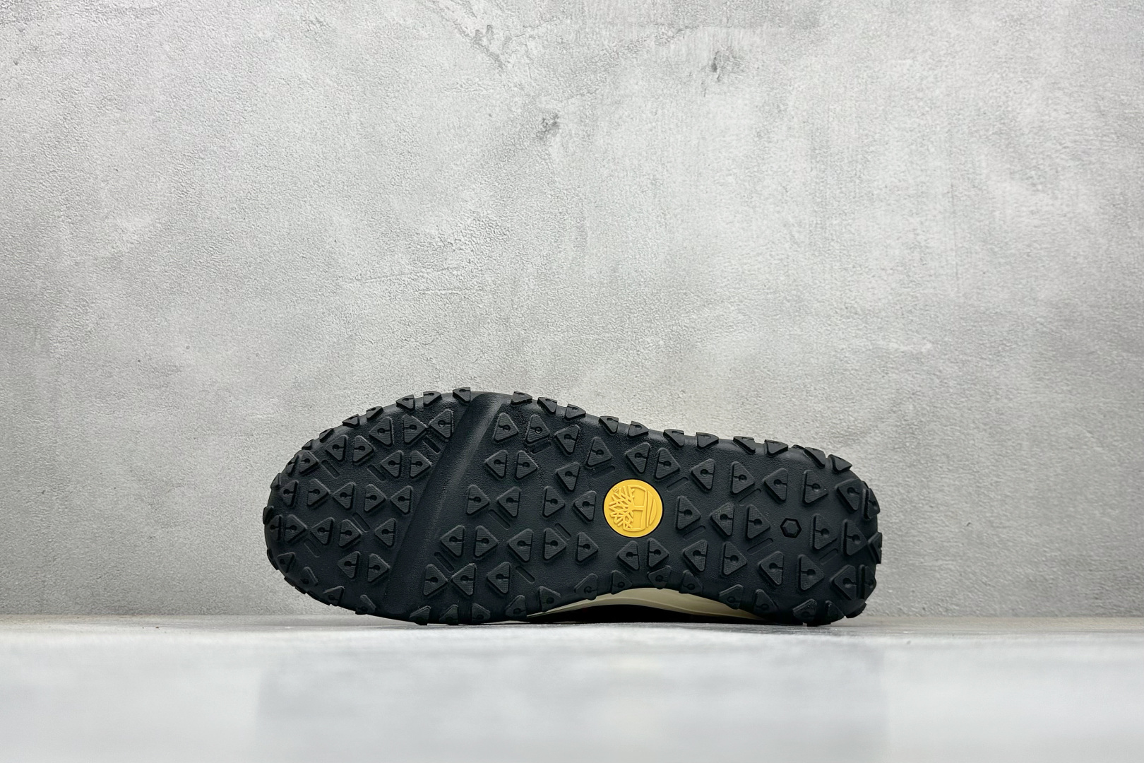 220 Timberland添柏岚/天伯伦户外低帮休闲鞋系列 A42EW997-Chinese UA Cheap High Quatity Brand Clothes Bags handbags Sneakers wholesale wholesaler seller from China Factory suppliers Fashion Clothing Shoes best Quality Beautiful Price 220 Timberland添柏岚/天伯伦户外低帮休闲鞋系列 A42EW997