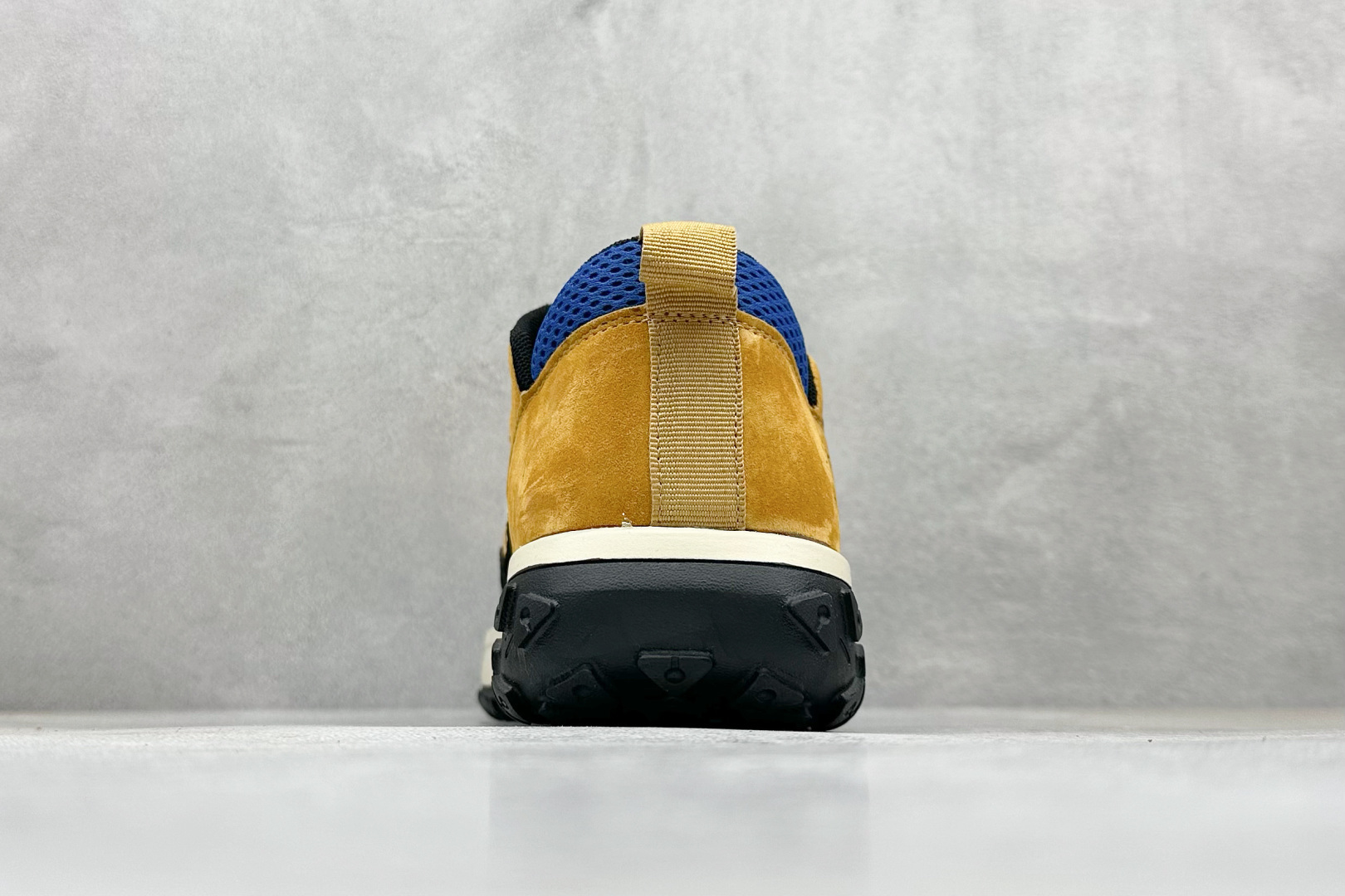 220 Timberland添柏岚/天伯伦户外低帮休闲鞋系列 A42EW997-Chinese UA Cheap High Quatity Brand Clothes Bags handbags Sneakers wholesale wholesaler seller from China Factory suppliers Fashion Clothing Shoes best Quality Beautiful Price 220 Timberland添柏岚/天伯伦户外低帮休闲鞋系列 A42EW997