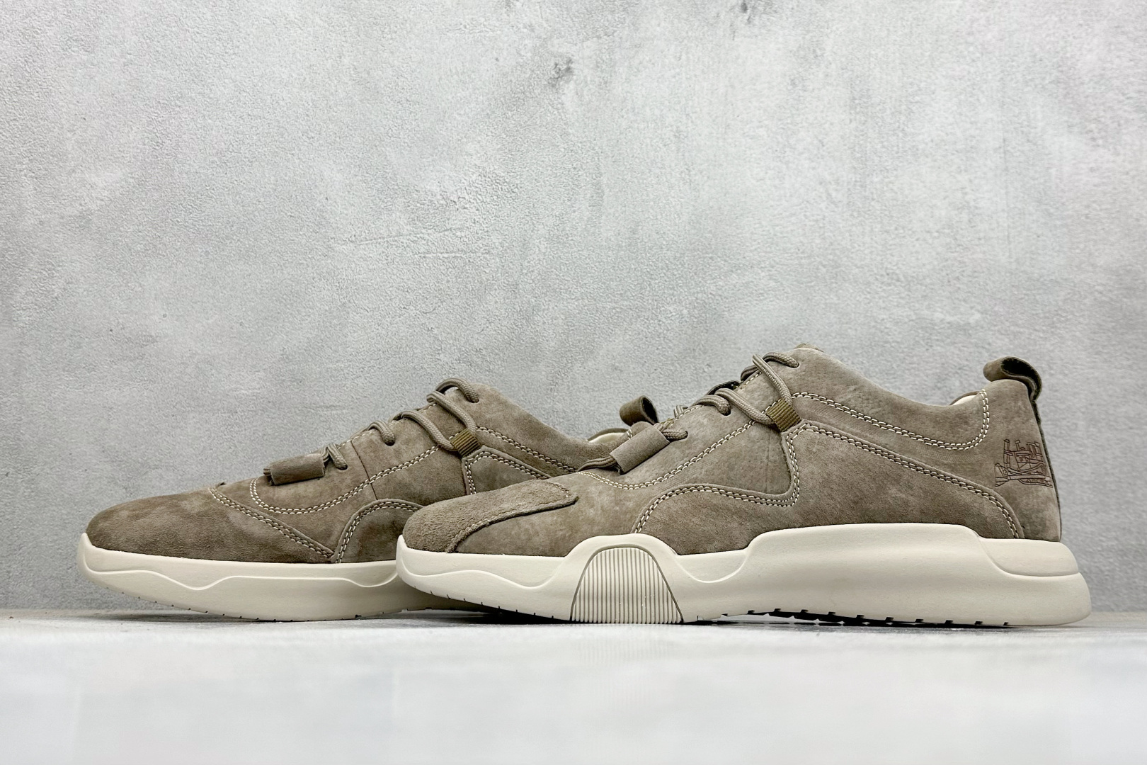 240 25秋冬款CAT/卡特 经典百搭户外低帮休闲工装靴 P717336