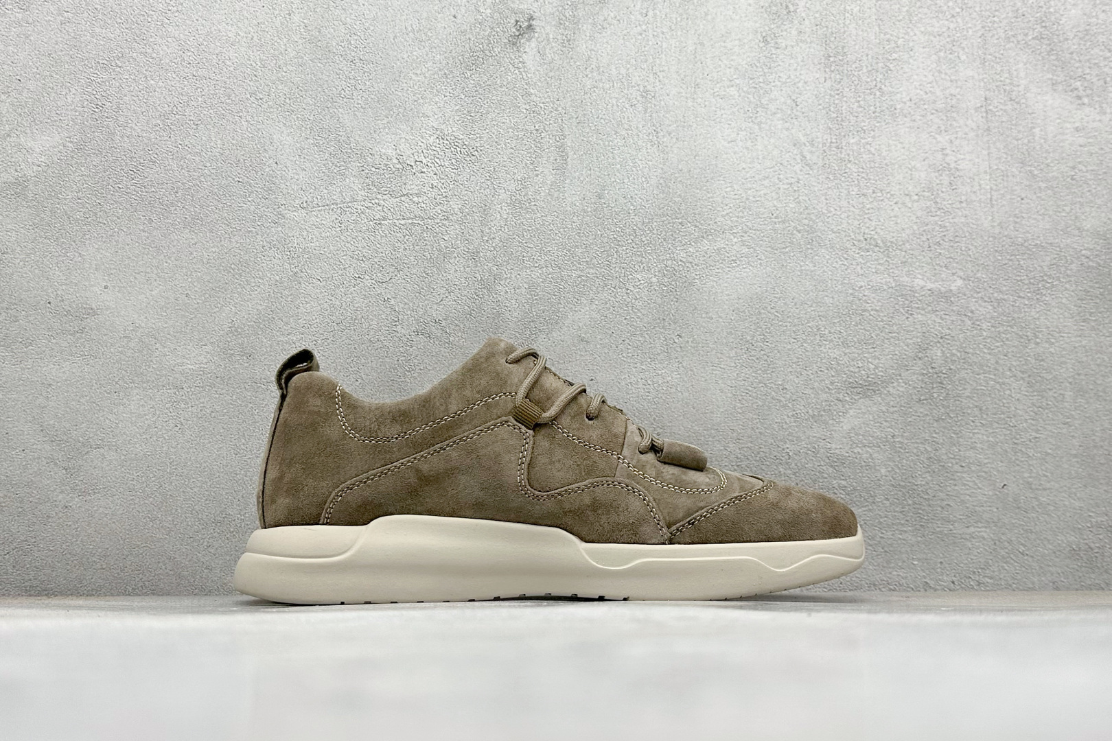 240 25秋冬款CAT/卡特 经典百搭户外低帮休闲工装靴 P717336