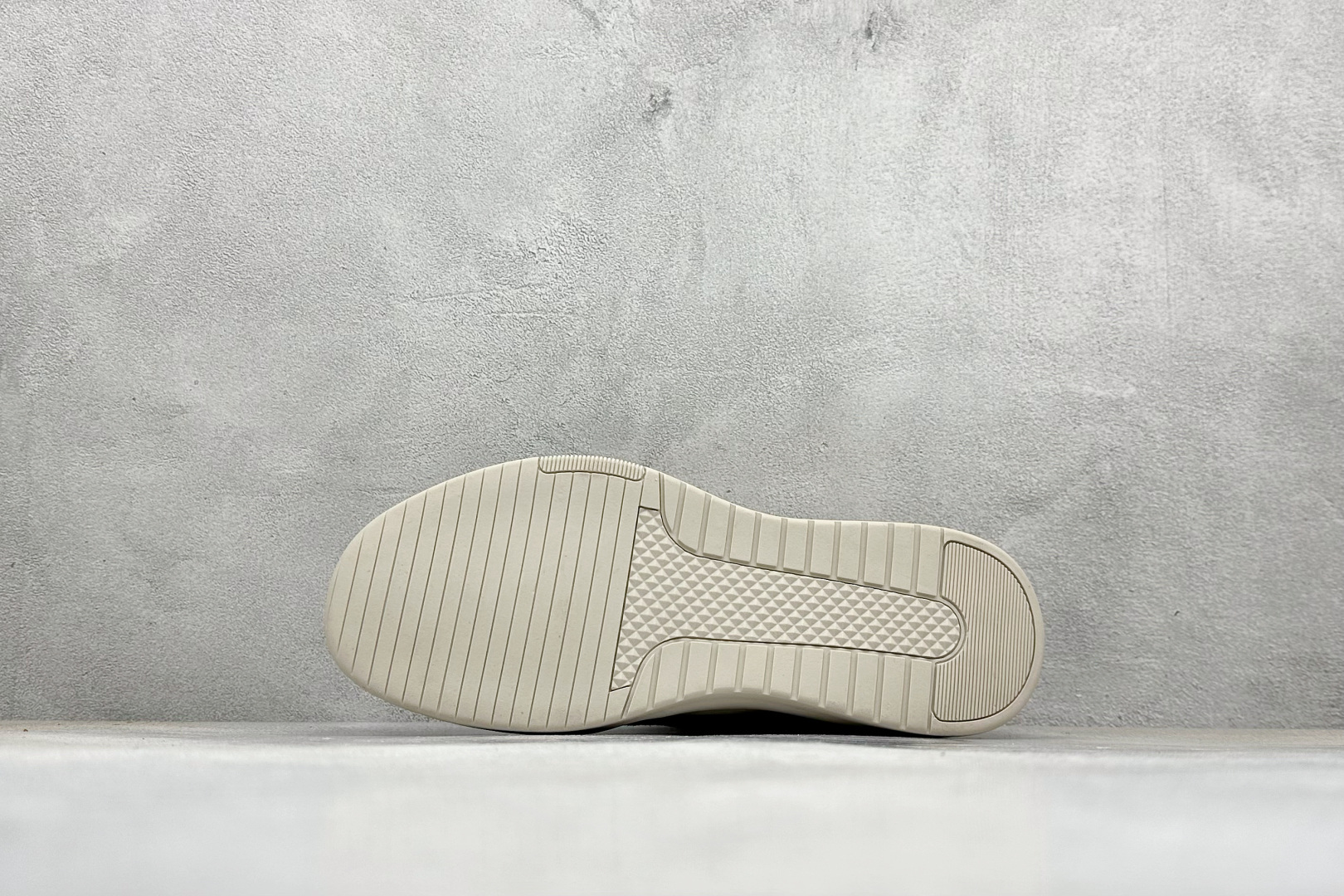 240 25秋冬款CAT/卡特 经典百搭户外低帮休闲工装靴 P717336