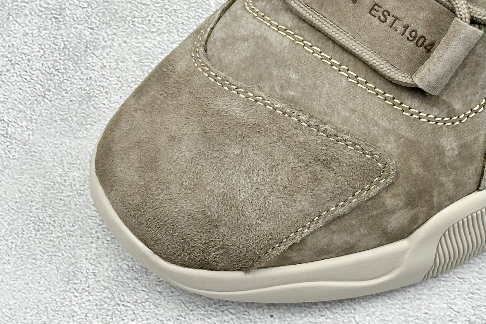 240 25秋冬款CAT/卡特 经典百搭户外低帮休闲工装靴 P717336