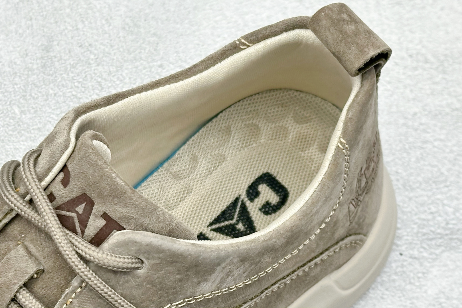 240 25秋冬款CAT/卡特 经典百搭户外低帮休闲工装靴 P717336