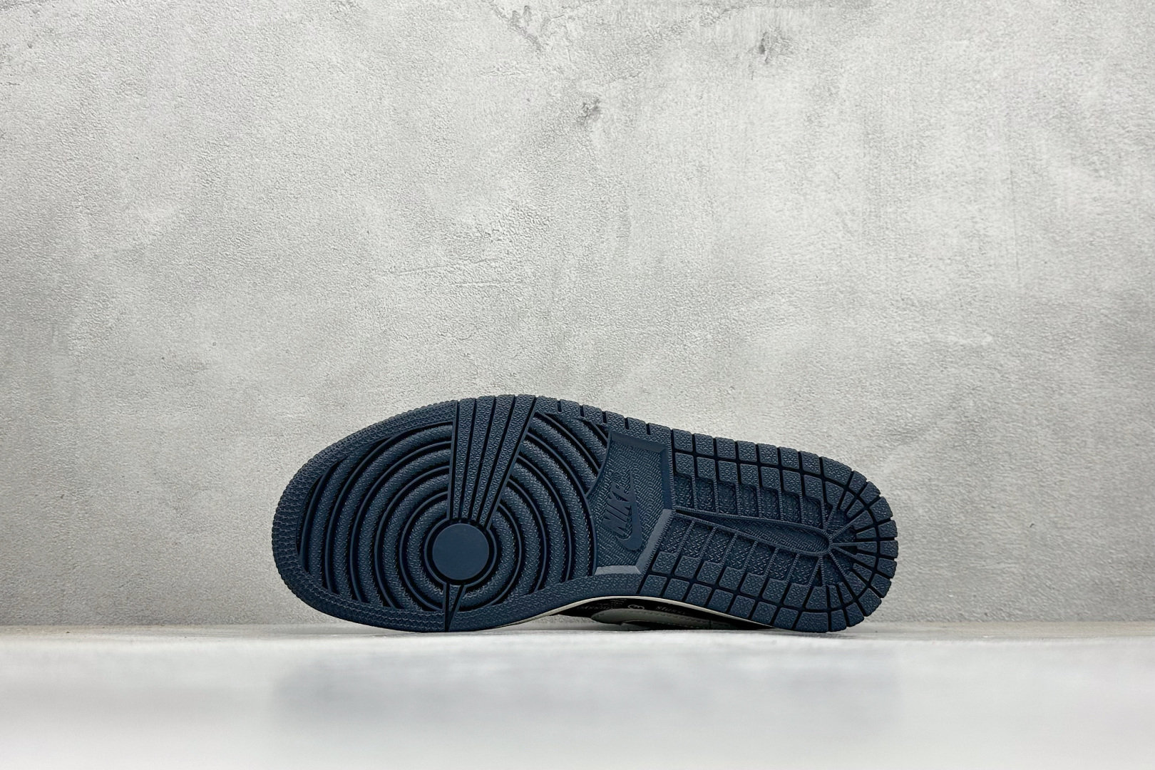 Air Jordan 1 Low AJ1 乔1 “斯图西联名---米白黑蓝印花”高端定制 低帮复古篮球鞋 LD8888-004-莆田鞋,莆田鞋货源,高仿鞋,高仿鞋货源,安福档口,莆田高仿鞋,莆田鞋批发,高仿鞋批发,莆田高仿运动鞋,高仿运动鞋,莆田运动鞋 Air Jordan 1 Low AJ1 乔1 “斯图西联名---米白黑蓝印花”高端定制 低帮复古篮球鞋 LD8888-004