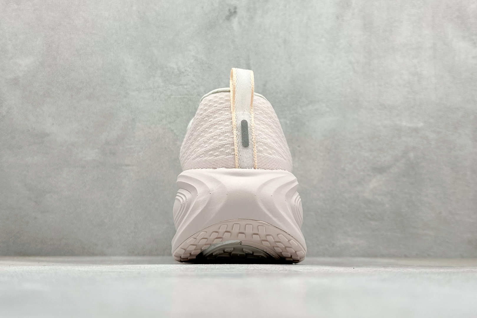 Nike Air Zoom Vomero Plus 耐克网面厚底气垫跑鞋 HV8154-603 Nike Air Zoom Vomero Plus 耐克网面厚底气垫跑鞋 HV8154-603