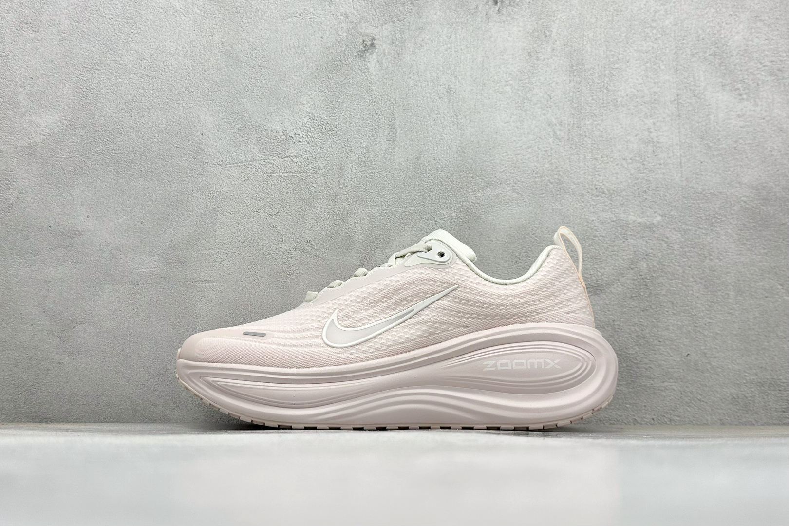 Nike Air Zoom Vomero Plus 耐克网面厚底气垫跑鞋 HV8154-603 Nike Air Zoom Vomero Plus 耐克网面厚底气垫跑鞋 HV8154-603