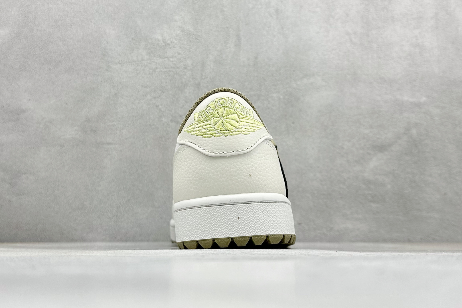 新F版Fragment x TS x Air Jordan 1 Low 三方联名低帮倒勾板鞋 FZ3124-200