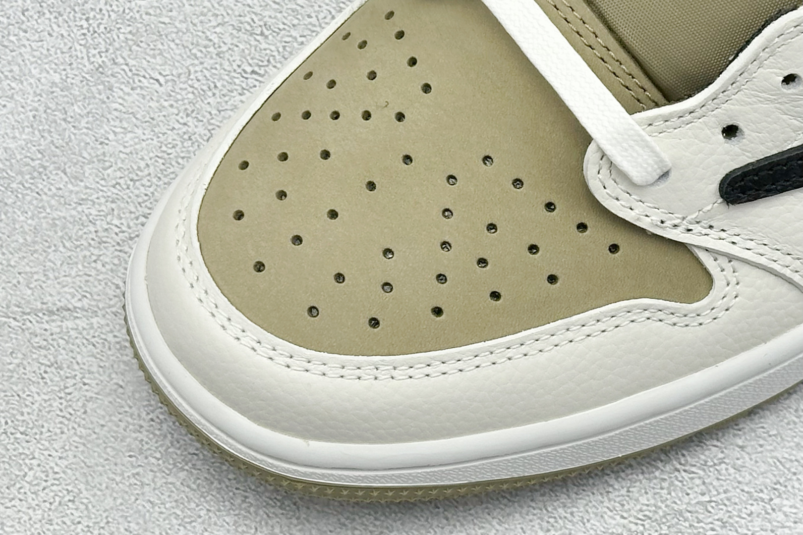 新F版Fragment x TS x Air Jordan 1 Low 三方联名低帮倒勾板鞋 FZ3124-200