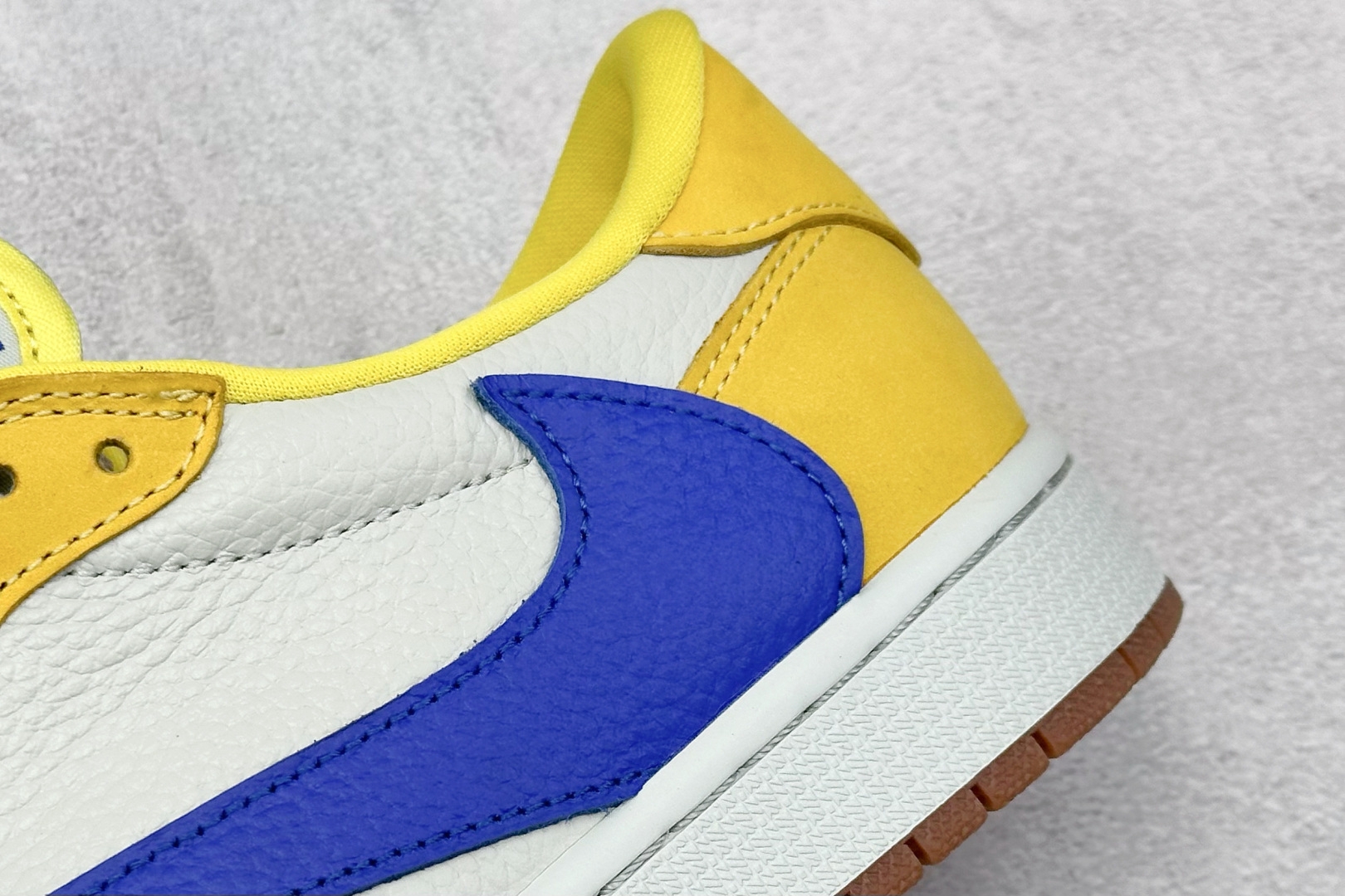 新F版Fragment x TS x Air Jordan 1 Low 三方联名低帮倒勾板鞋 DZ4137-700