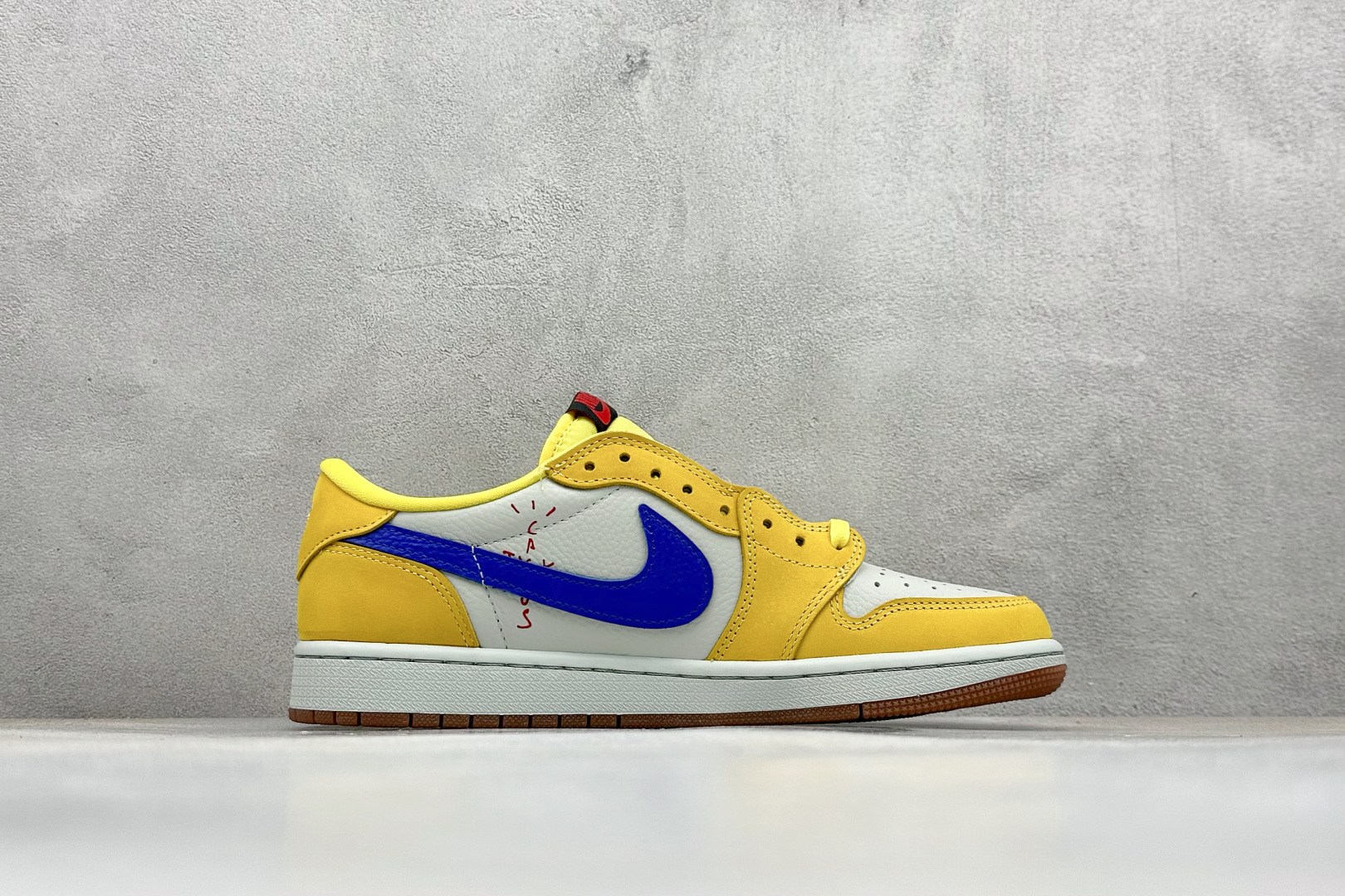 新F版Fragment x TS x Air Jordan 1 Low 三方联名低帮倒勾板鞋 DZ4137-700