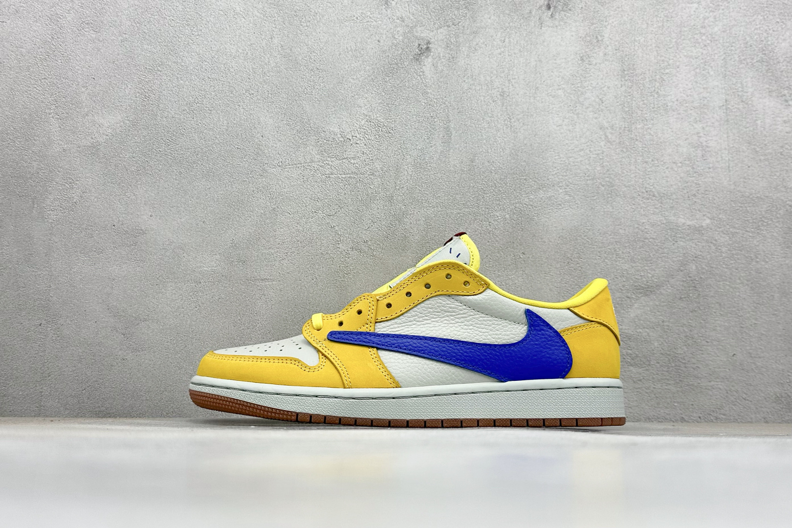 新F版Fragment x TS x Air Jordan 1 Low 三方联名低帮倒勾板鞋 DZ4137-700