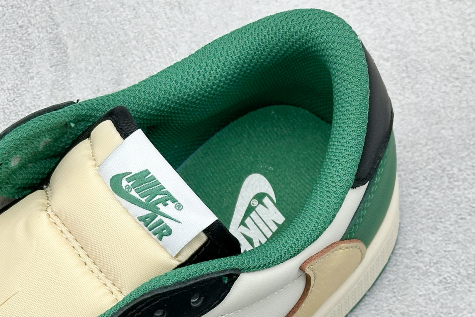 新F版Fragment x TS x Air Jordan 1 Low 三方联名低帮倒勾板鞋 DM7866-128