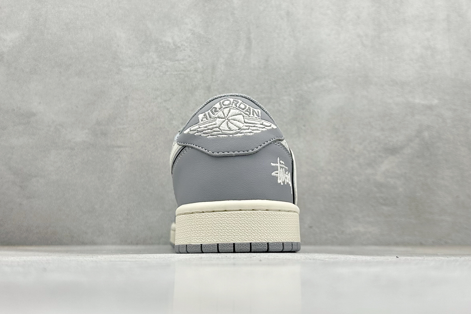 XC版Travis Scott x Fragment Design x Jordan Air Jordan 1 Low SP “斯图西联名——星光灰” CS5288-500 XC版Travis Scott x Fragment Design x Jordan Air Jordan 1 Low SP “斯图西联名——星光灰” CS5288-500