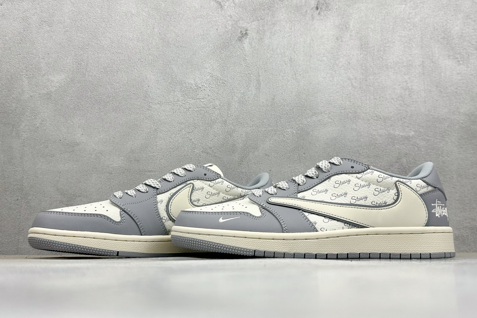 XC版Travis Scott x Fragment Design x Jordan Air Jordan 1 Low SP “斯图西联名——星光灰” CS5288-500 XC版Travis Scott x Fragment Design x Jordan Air Jordan 1 Low SP “斯图西联名——星光灰” CS5288-500