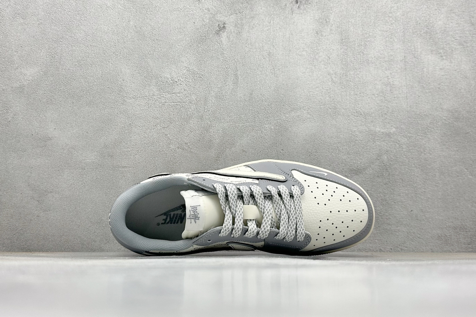 XC版Travis Scott x Fragment Design x Jordan Air Jordan 1 Low SP “斯图西联名——星光灰” CS5288-500 XC版Travis Scott x Fragment Design x Jordan Air Jordan 1 Low SP “斯图西联名——星光灰” CS5288-500