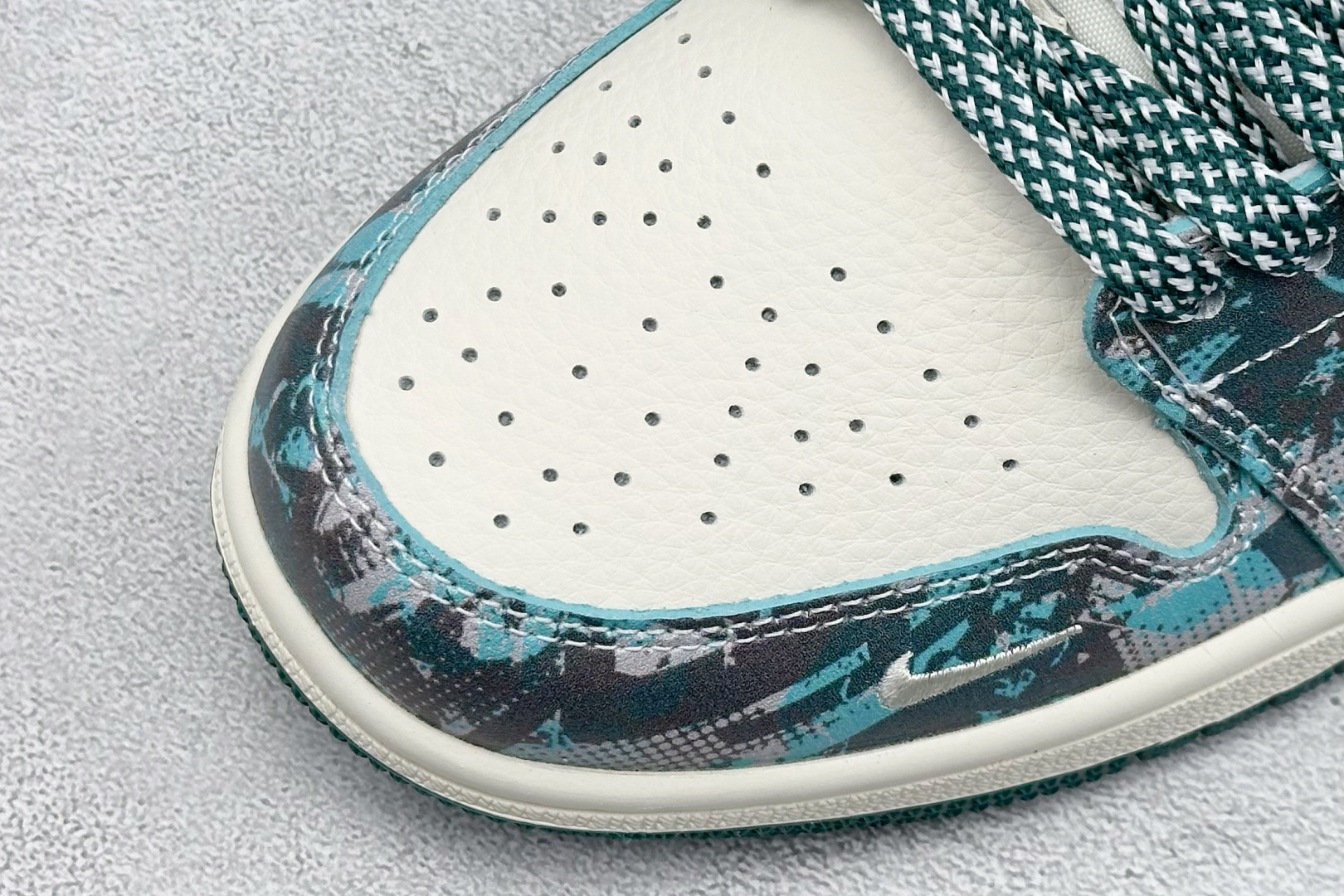 XC版Nike Jordan Air Jordan 1“斯图西联名——狂野绿” 高端定制 低帮 复古 减震 防滑 耐磨 篮球鞋 QG1988-012