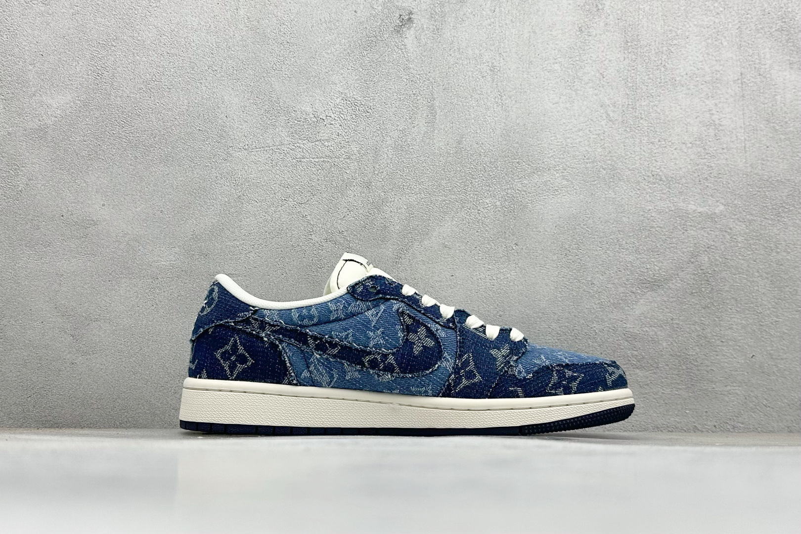 Travis Scott x Fragment Design x Air Jordan 1 Low SP AJ1 乔1 联名 水洗牛仔深蓝印花 低帮文化休闲板鞋 XD0798-312