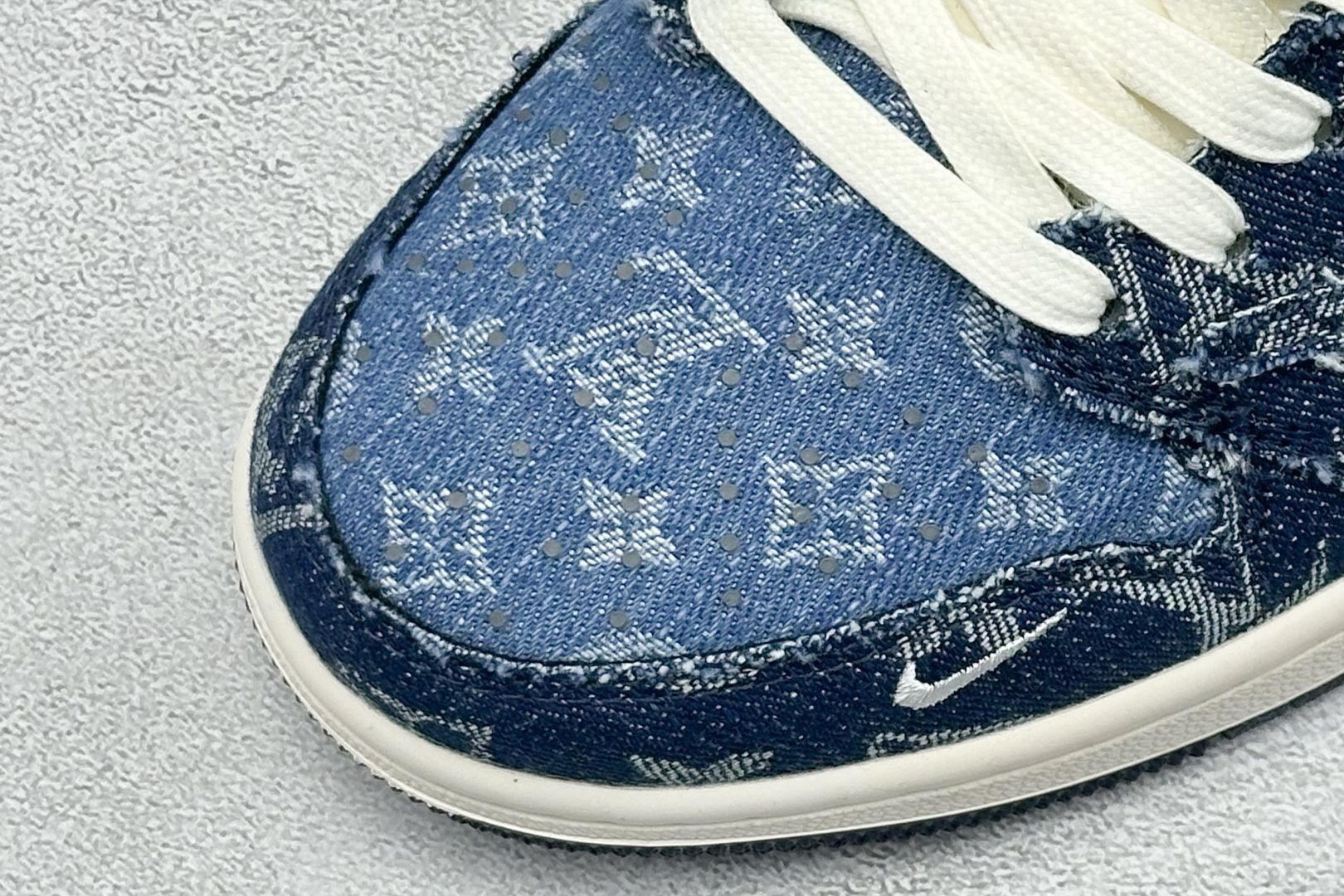 Travis Scott x Fragment Design x Air Jordan 1 Low SP AJ1 乔1 联名 水洗牛仔深蓝印花 低帮文化休闲板鞋 XD0798-312