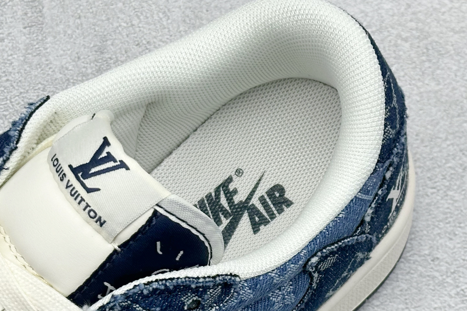 Travis Scott x Fragment Design x Air Jordan 1 Low SP AJ1 乔1 联名 水洗牛仔深蓝印花 低帮文化休闲板鞋 XD0798-312