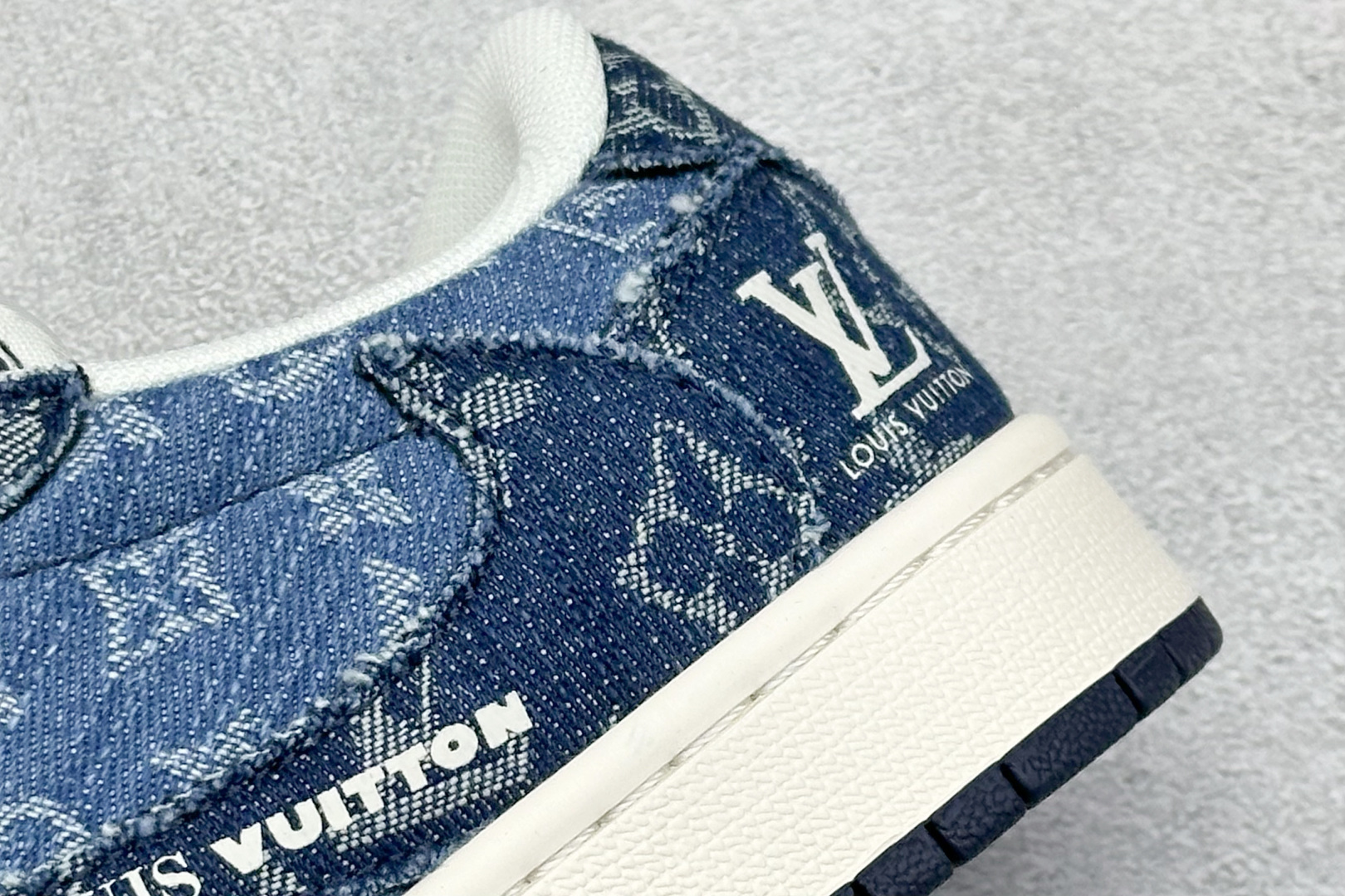 Travis Scott x Fragment Design x Air Jordan 1 Low SP AJ1 乔1 联名 水洗牛仔深蓝印花 低帮文化休闲板鞋 XD0798-312