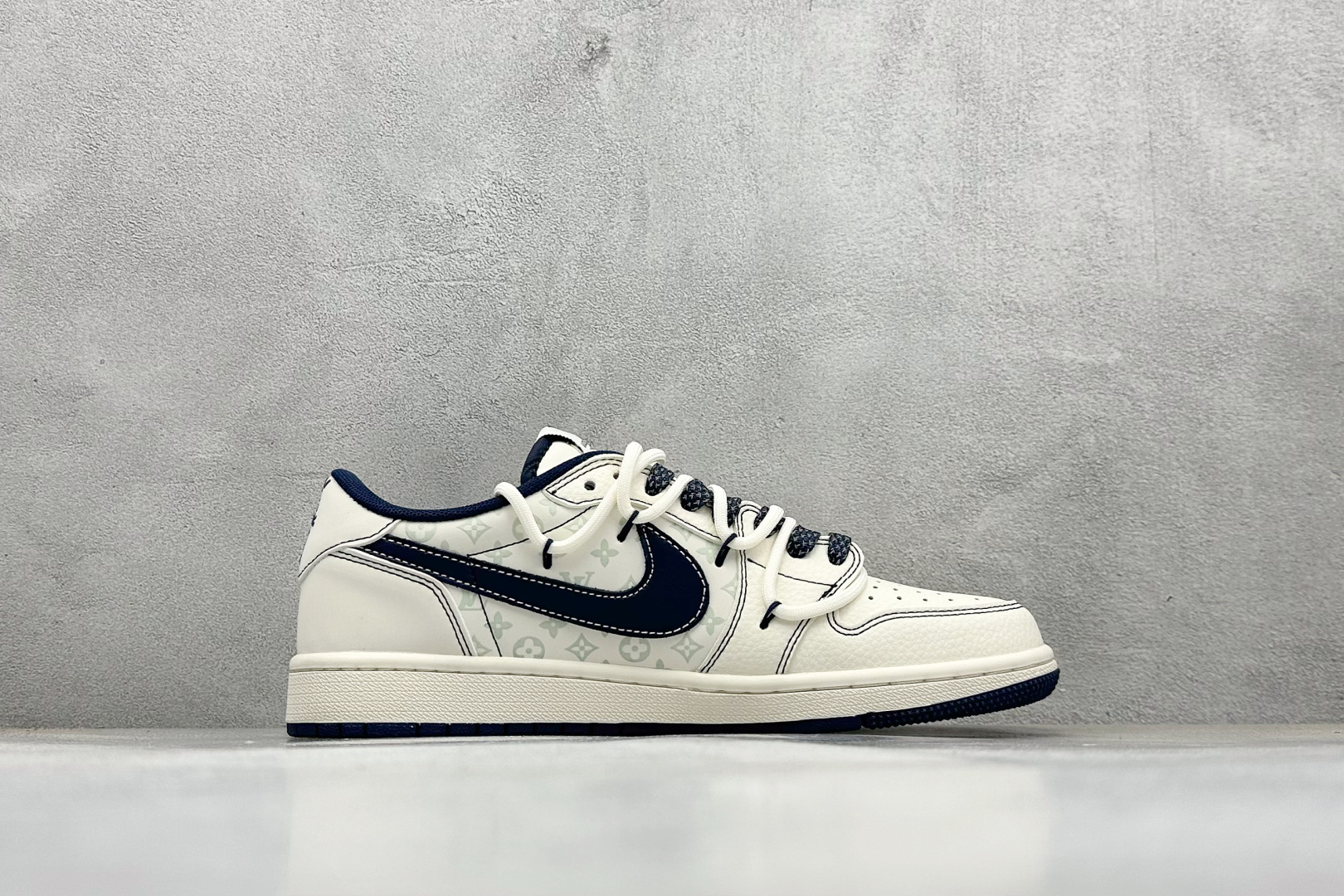 300 Travis Scott x Fragment Design x Air Jordan 1 Low SP AJ1 乔1 联名 米白午夜蓝 低帮文化休闲板鞋 HT5088-603