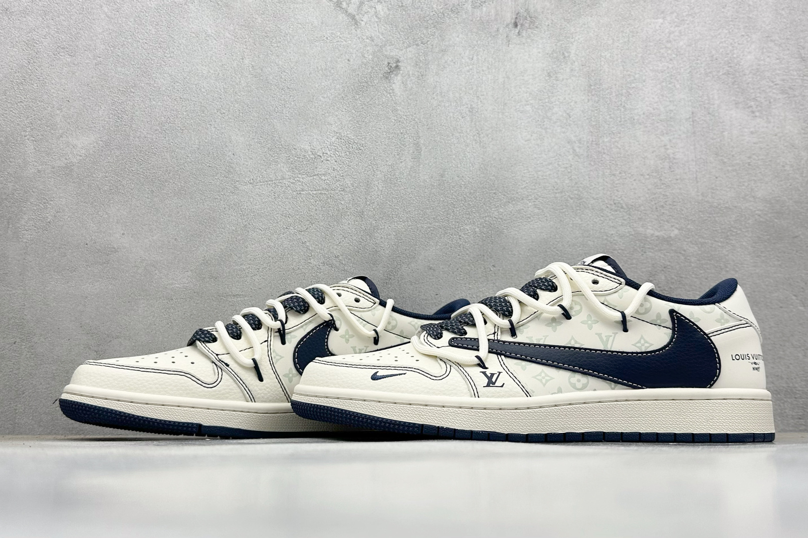300 Travis Scott x Fragment Design x Air Jordan 1 Low SP AJ1 乔1 联名 米白午夜蓝 低帮文化休闲板鞋 HT5088-603