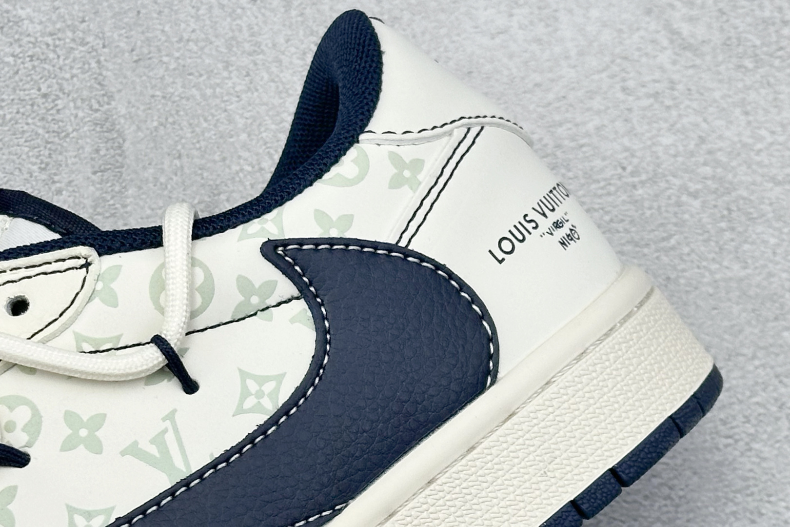 300 Travis Scott x Fragment Design x Air Jordan 1 Low SP AJ1 乔1 联名 米白午夜蓝 低帮文化休闲板鞋 HT5088-603