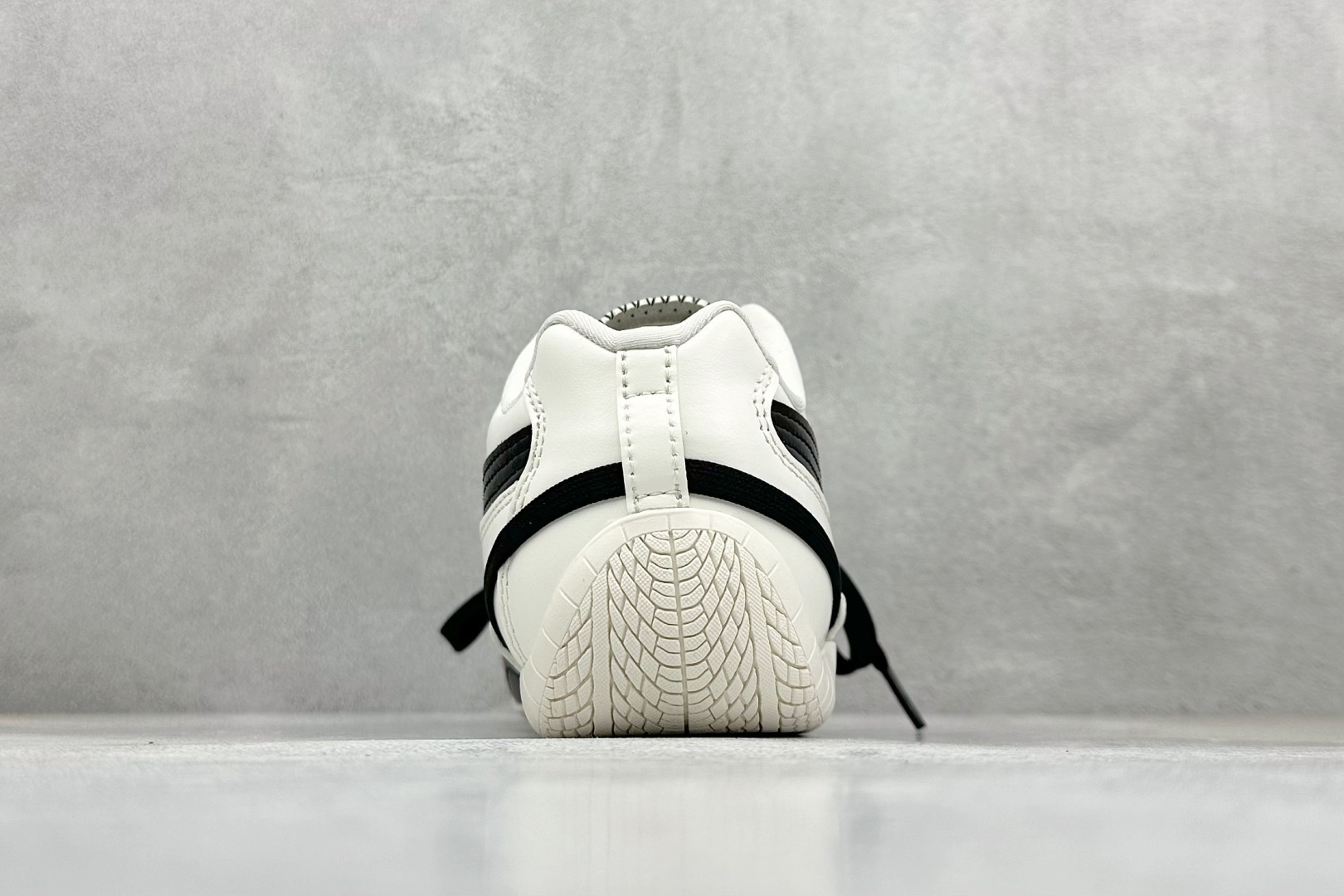 220 CS版Rose x Puma 彪马 Speedcat 联名款低帮休闲鞋 404390-01