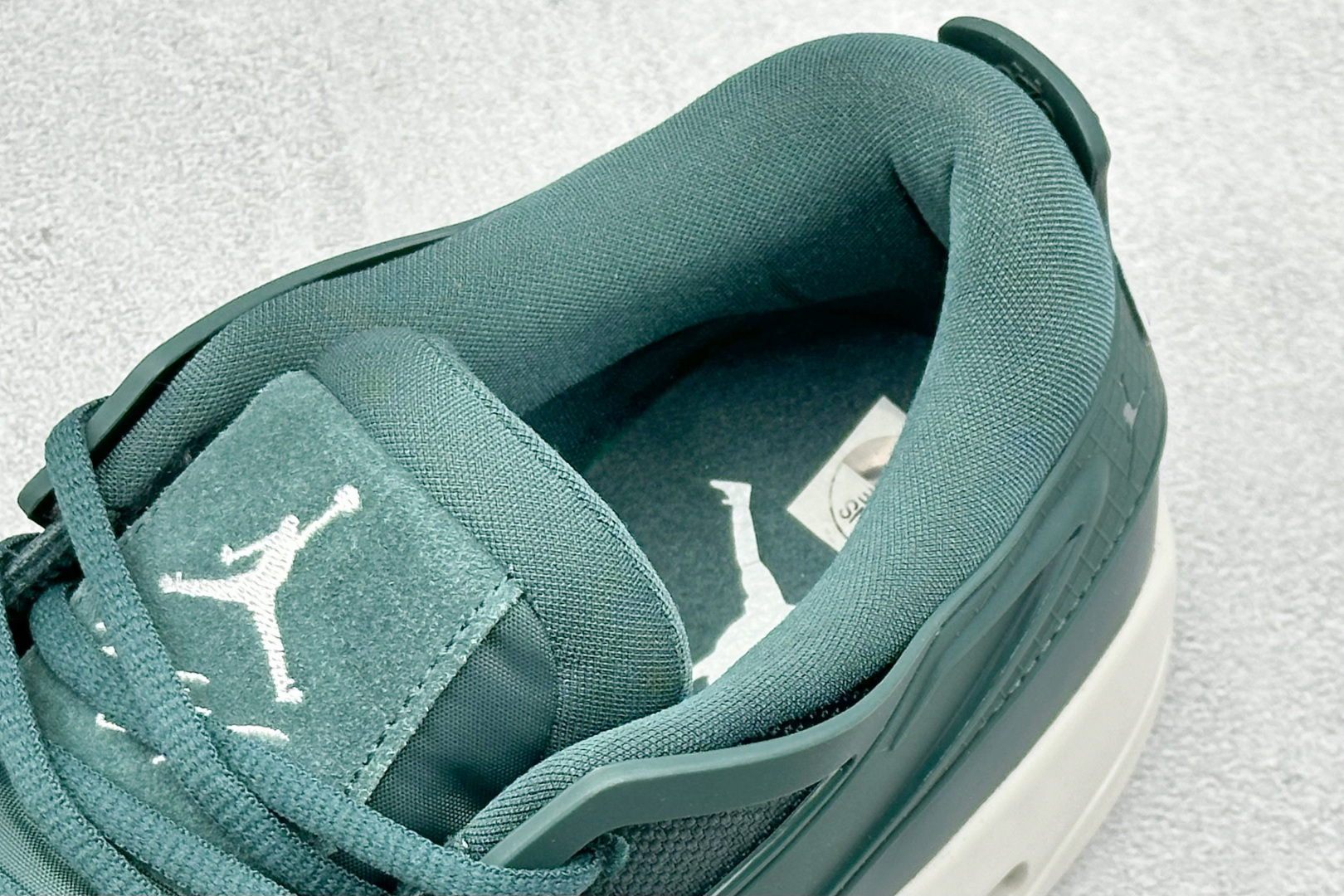 260 新F版Air Jordan AJ4 氧化绿 低帮复古篮球鞋 FQ7940-300