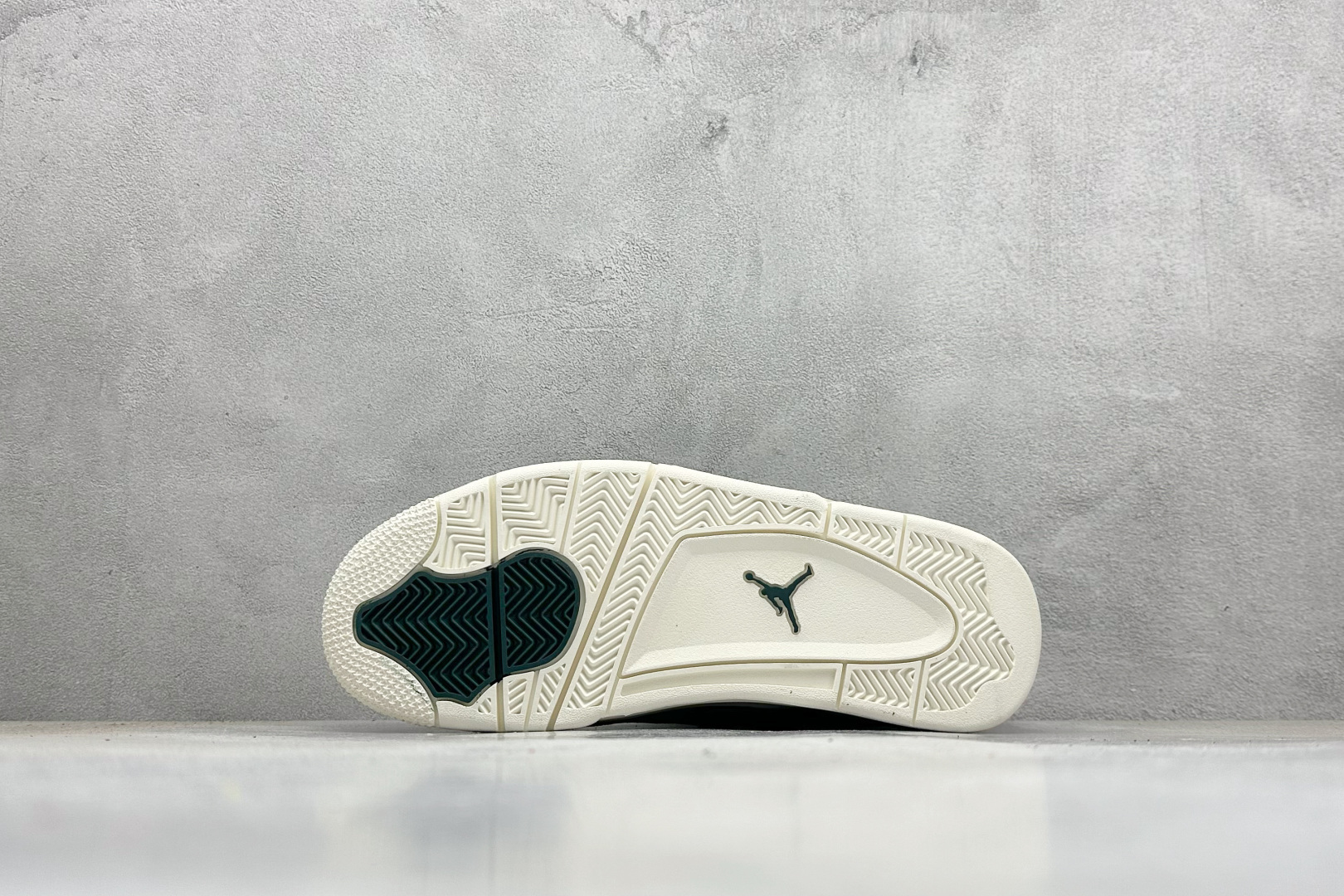 260 新F版Air Jordan AJ4 氧化绿 低帮复古篮球鞋 FQ7940-300