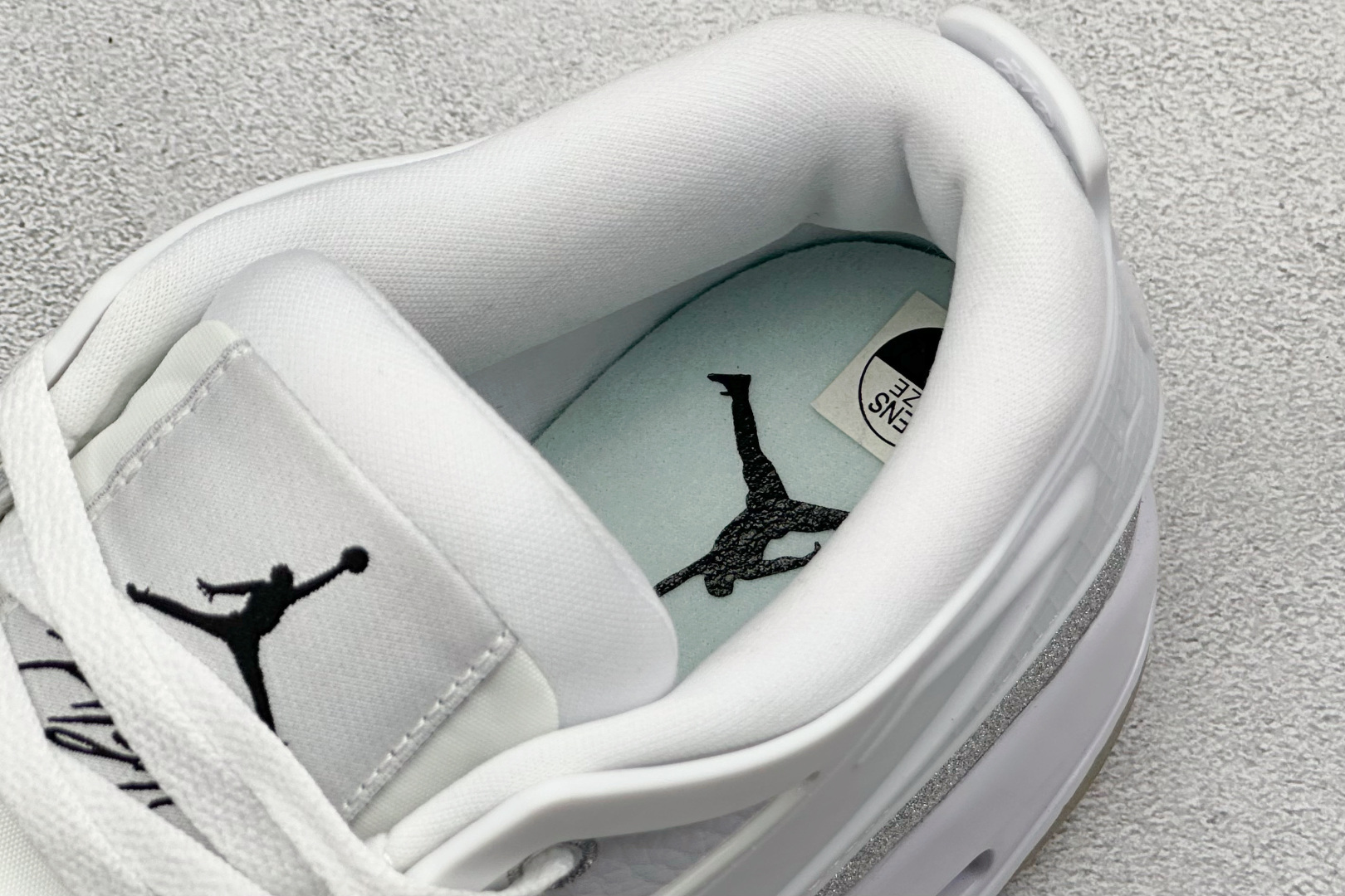 260 新F版Air Jordan AJ4 白银 低帮复古篮球鞋 HQ3441-111