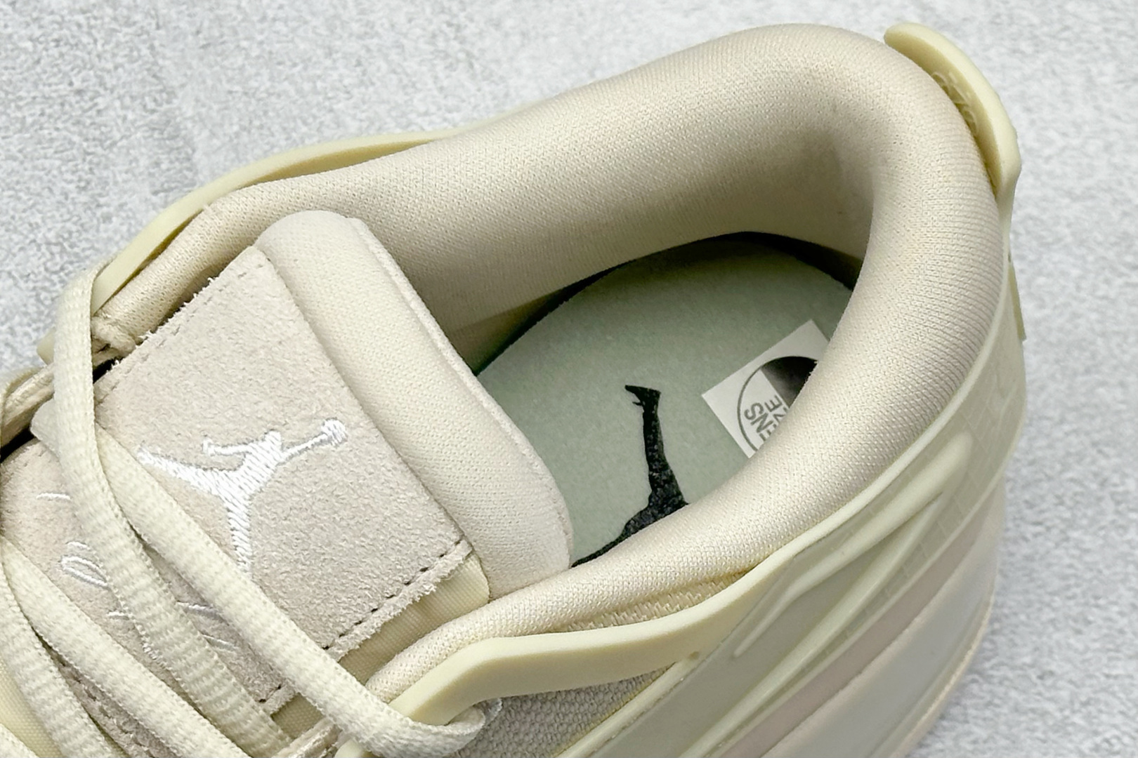 新F版Air Jordan AJ4 传奇米 低帮复古篮球鞋 FQ7940-200-High Quatity Cheap Brand wholesale wholesaler seller Clothes Bags handbags Sneakers Top Fashion Clothing Shoes from China Factory Chinese suppliers best Quality Beautiful Price 新F版Air Jordan AJ4 传奇米 低帮复古篮球鞋 FQ7940-200